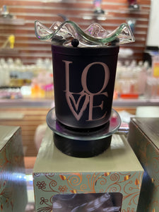 Wall plug in oil warmer (Love)